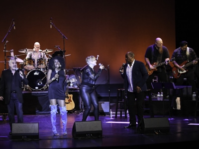 50-Years-of-Rock-Roll-Photo-3_400x300_acf_cropped
